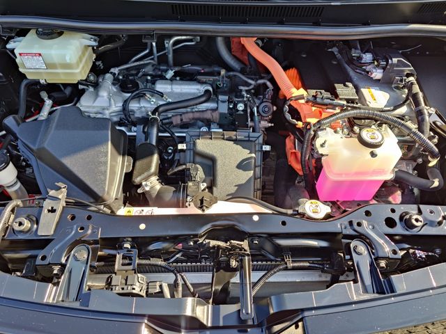 Toyota VOXY HYBRID 2020-11 3687589-24