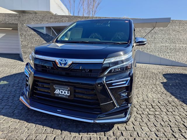 Toyota VOXY HYBRID 2020-11 3687589-5