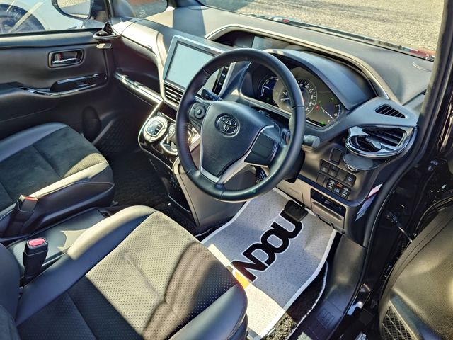 Toyota VOXY HYBRID 2020-11 3687589-8