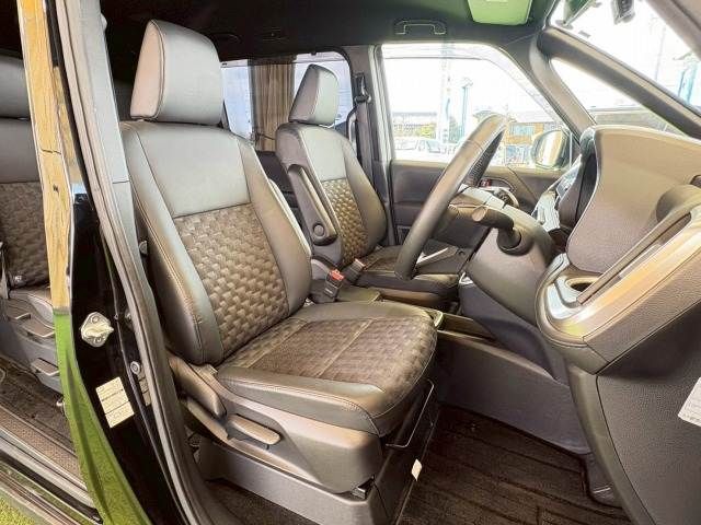 Toyota VOXY HYBRID 2023-02 3687523-9