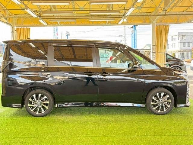 Toyota VOXY HYBRID 2023-02 3687523-15