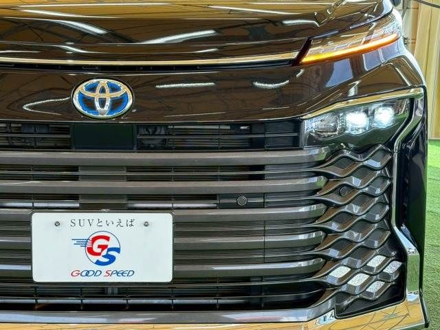 Toyota VOXY HYBRID 2023-02 3687523-18