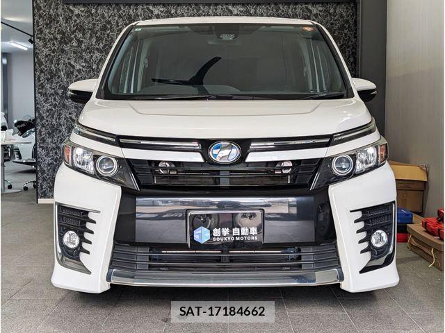 Toyota VOXY HYBRID 2016-07 3779852-0