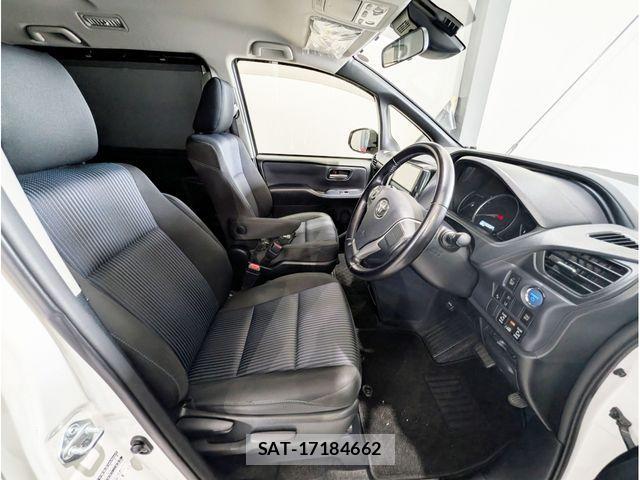 Toyota VOXY HYBRID 2016-07 3779852-10