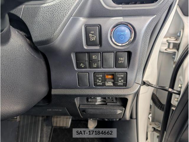 Toyota VOXY HYBRID 2016-07 3779852-11