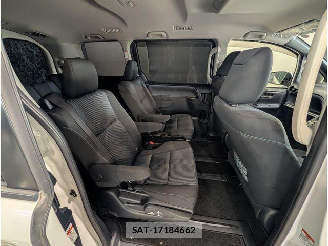 Toyota VOXY HYBRID 2016-07 3779852-8