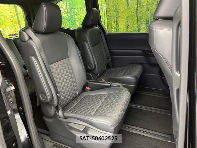 Toyota VOXY HYBRID 2023-09 3835037-9