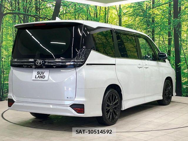 Toyota VOXY HYBRID 2025-10 3911164-18
