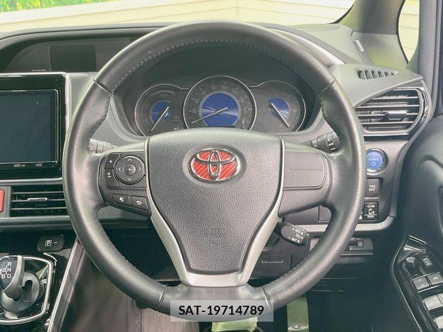 Toyota VOXY HYBRID 2020-11 3911198-11