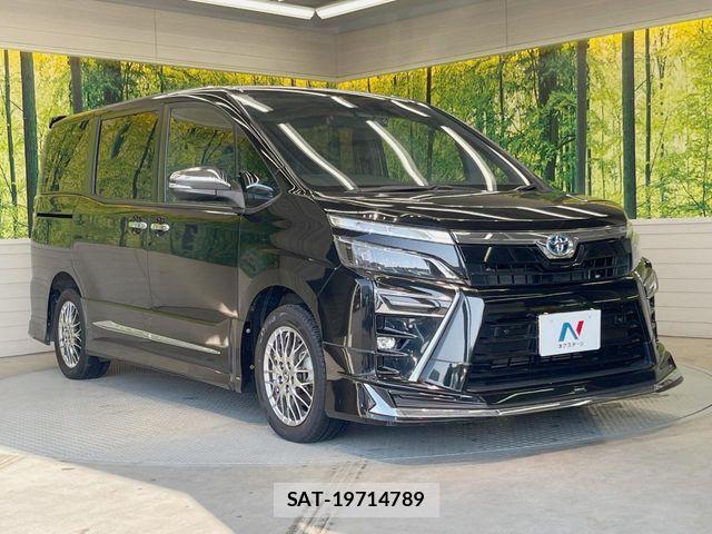 Toyota VOXY HYBRID 2020-11 3911198-16