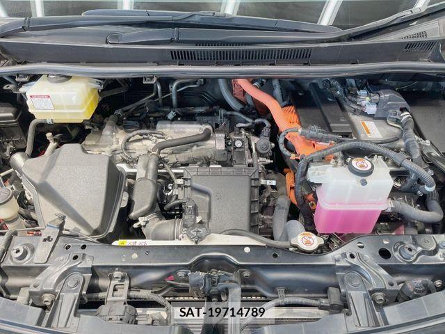 Toyota VOXY HYBRID 2020-11 3911198-18