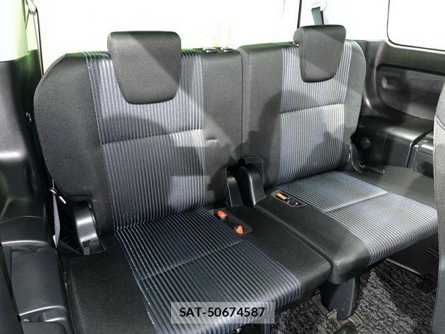 Toyota VOXY HYBRID 2017-02 3911204-10