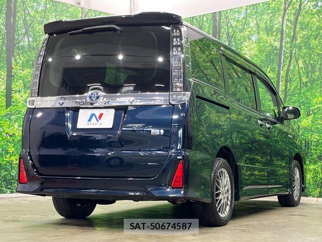 Toyota VOXY HYBRID 2017-02 3911204-18