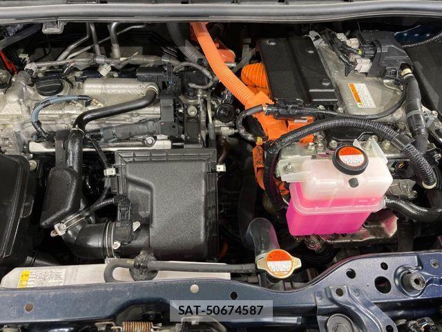 Toyota VOXY HYBRID 2017-02 3911204-19