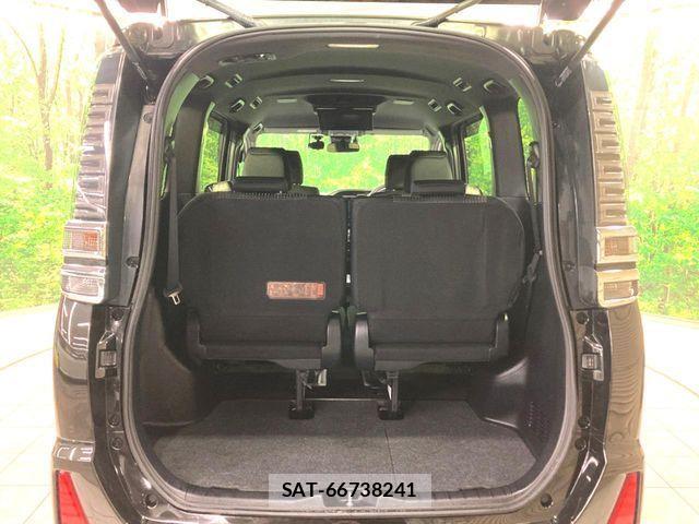 Toyota VOXY HYBRID 2019-06 4051632-9