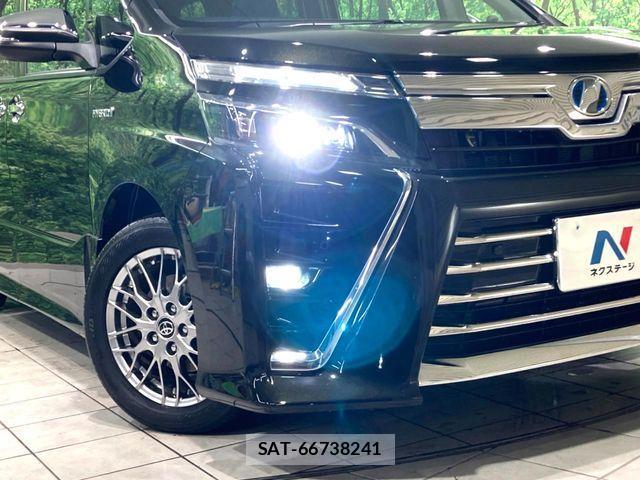 Toyota VOXY HYBRID 2019-06 4051632-10