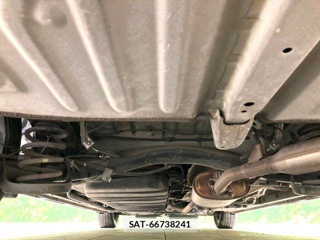 Toyota VOXY HYBRID 2019-06 4051632-18