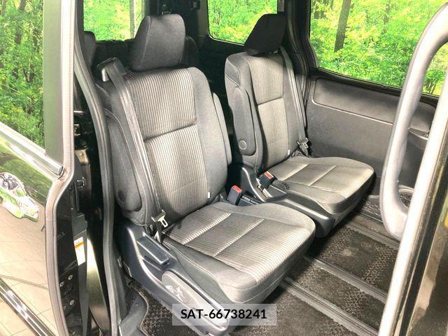 Toyota VOXY HYBRID 2019-06 4051632-7