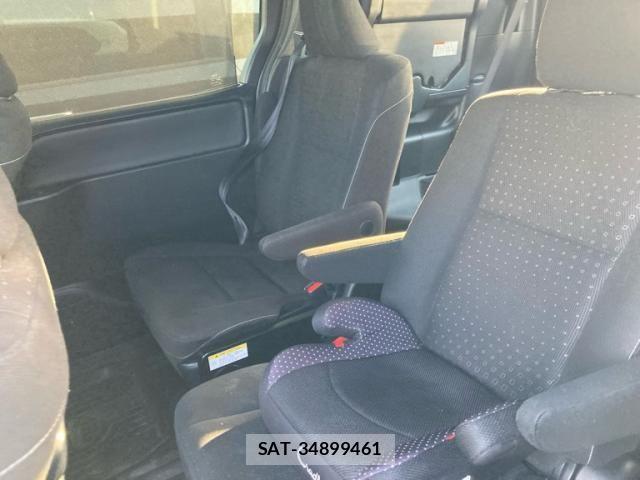 Toyota VOXY HYBRID 2018-10 4051639-9