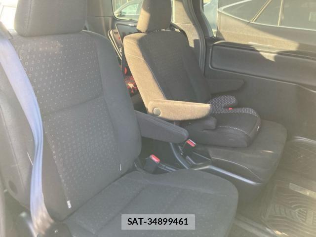 Toyota VOXY HYBRID 2018-10 4051639-13