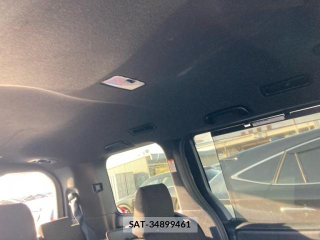 Toyota VOXY HYBRID 2018-10 4051639-14