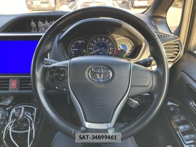Toyota VOXY HYBRID 2018-10 4051639-18