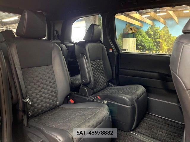 Toyota VOXY HYBRID 2023-04 4141207-8