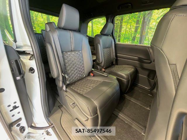 Toyota VOXY HYBRID 2026-01 4177877-8
