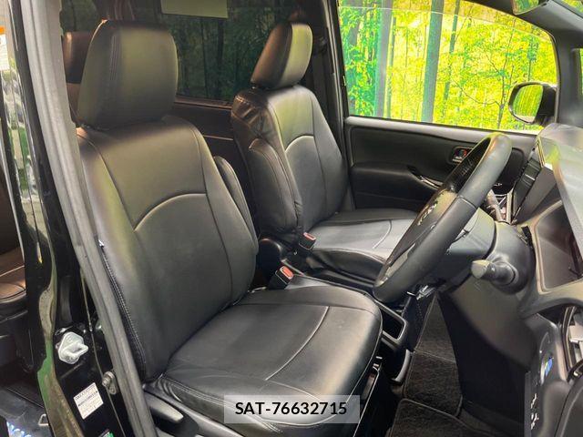 Toyota VOXY HYBRID 2020-02 4244150-9