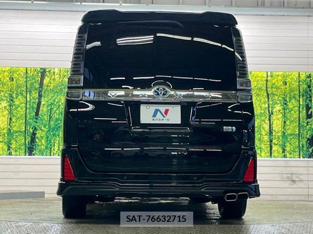 Toyota VOXY HYBRID 2020-02 4244150-15