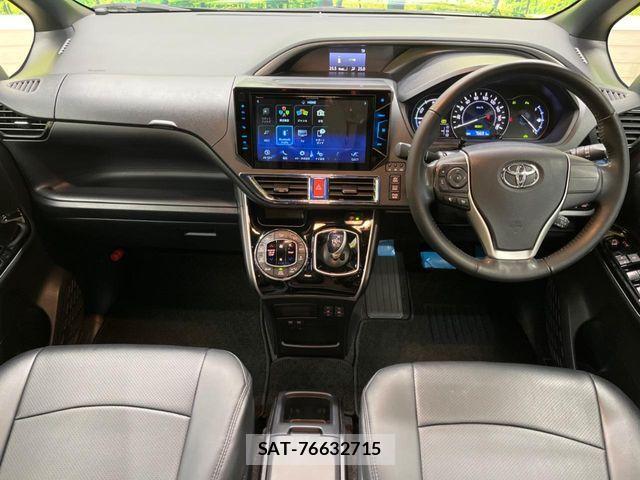 Toyota VOXY HYBRID 2020-02 4244150-1