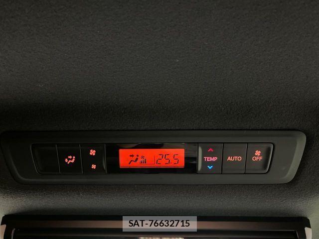 Toyota VOXY HYBRID 2020-02 4244150-7