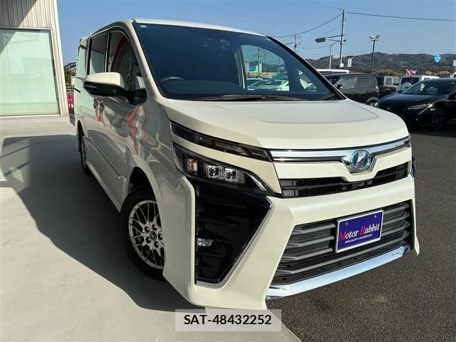 Toyota VOXY HYBRID 2017-09 4333209-0