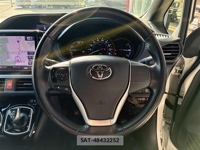 Toyota VOXY HYBRID 2017-09 4333209-10