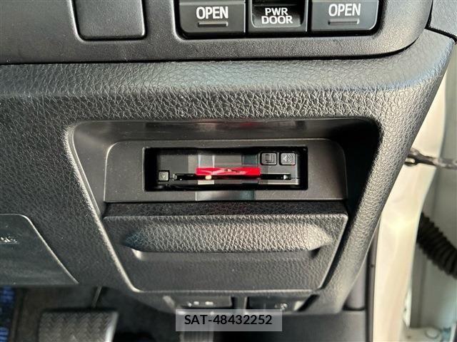Toyota VOXY HYBRID 2017-09 4333209-14