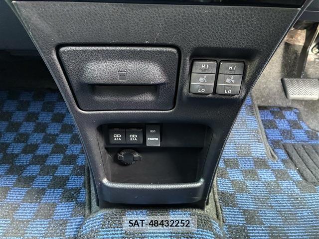 Toyota VOXY HYBRID 2017-09 4333209-23