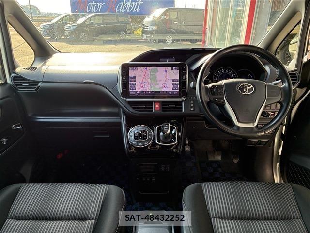 Toyota VOXY HYBRID 2017-09 4333209-5