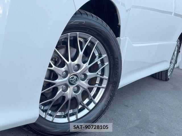 Toyota VOXY HYBRID 2018-08 4395805-12
