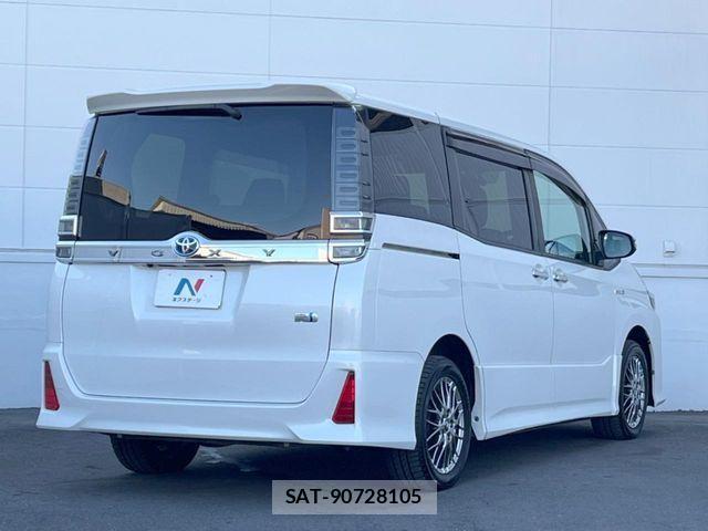 Toyota VOXY HYBRID 2018-08 4395805-16