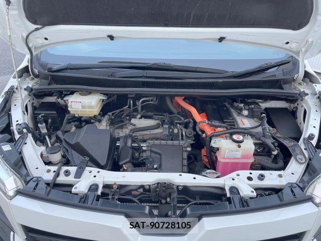 Toyota VOXY HYBRID 2018-08 4395805-17