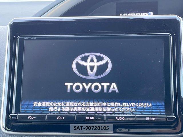 Toyota VOXY HYBRID 2018-08 4395805-2