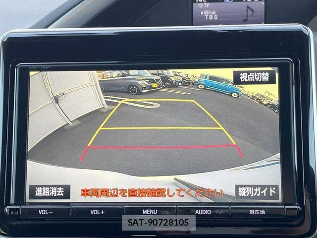 Toyota VOXY HYBRID 2018-08 4395805-3