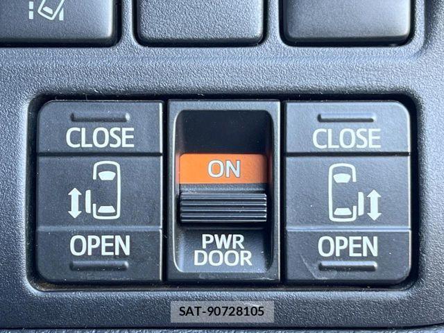 Toyota VOXY HYBRID 2018-08 4395805-6