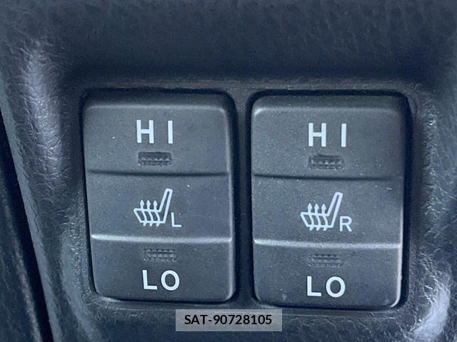 Toyota VOXY HYBRID 2018-08 4395805-7