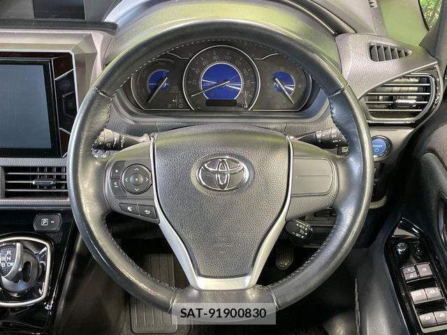 Toyota VOXY HYBRID 2017-12 4395804-11