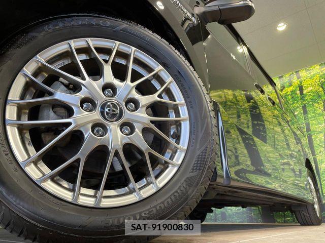 Toyota VOXY HYBRID 2017-12 4395804-13