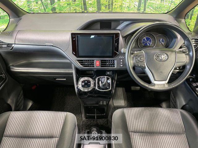 Toyota VOXY HYBRID 2017-12 4395804-1