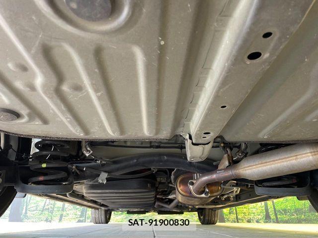 Toyota VOXY HYBRID 2017-12 4395804-19
