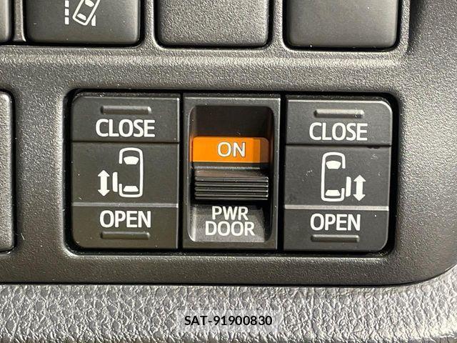 Toyota VOXY HYBRID 2017-12 4395804-5