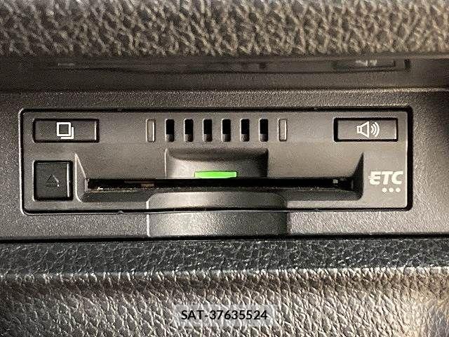 Toyota VOXY HYBRID 2019-06 4424987-11